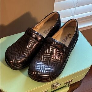 Alegria Keli Pro Black Metallic Glitter Slip-On Loafers size 40 women’s shoes
